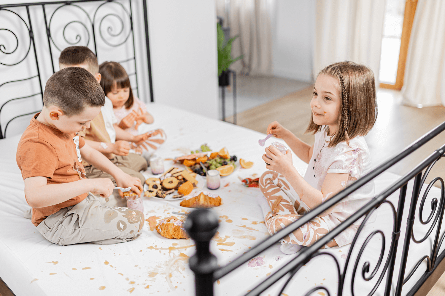 Nieprzemakalny ochraniacz na materac dla dziecka - dlaczego warto?